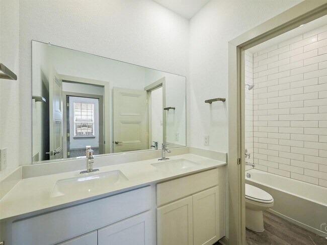 Building Photo - 543 Eiseley Dr