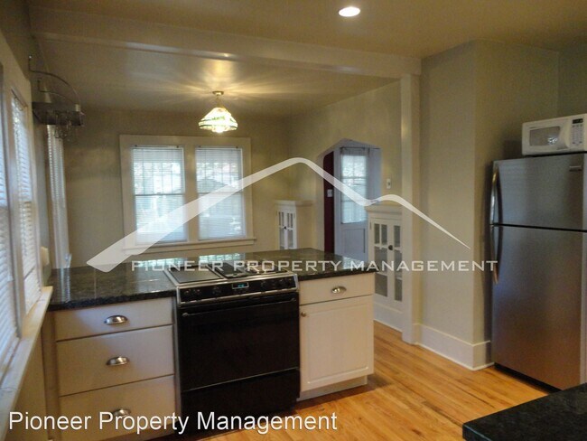 Building Photo - 2 br, 1 bath House - 1682 S. Washington St.