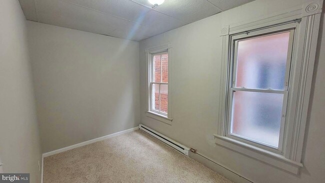 Building Photo - 118 Independence St