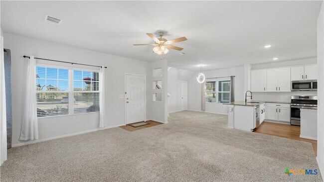 Foto del edificio - 324 Kenai Dr