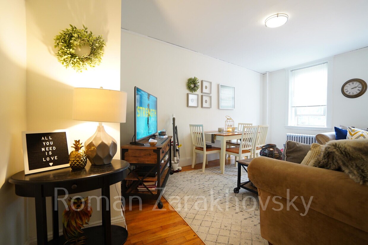 Foto principal - 1852 Commonwealth Ave
