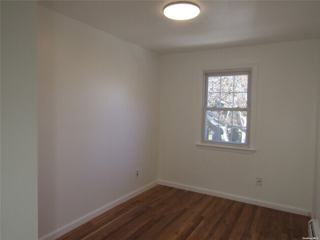Building Photo - 212-72 16th Ave