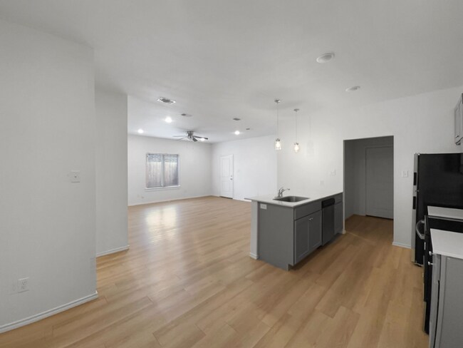 Foto del edificio - 5506 Itasca St