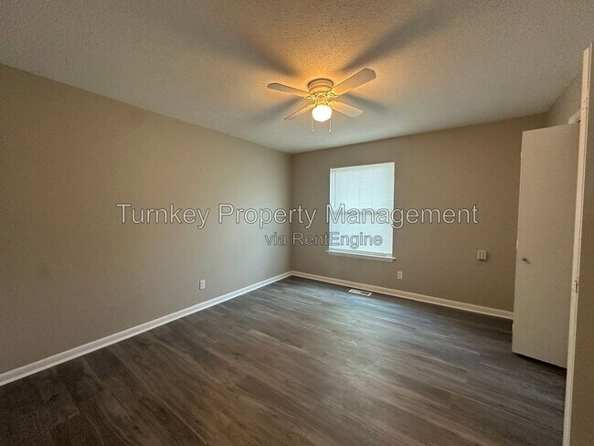 Building Photo - 1821 Sanford Dr