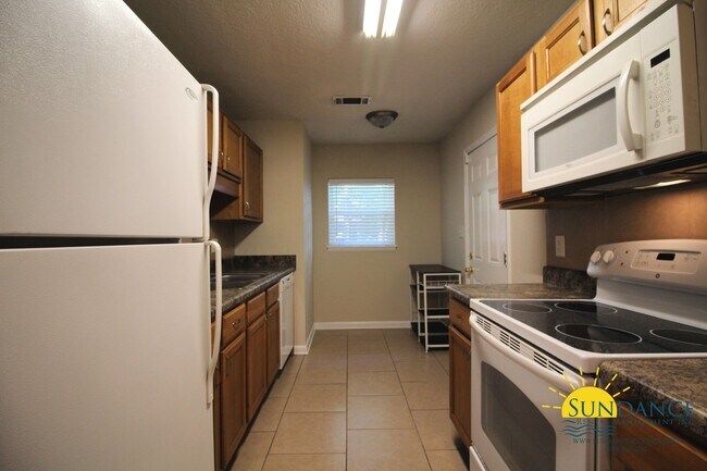 Foto del edificio - Great 3 Bedroom Home Near Hurlburt Field!