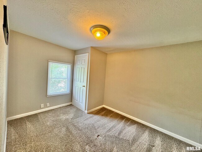 Foto del edificio - 100 N State St