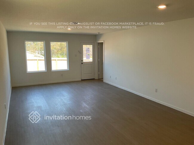 Foto del edificio - 15290 Abella Dr