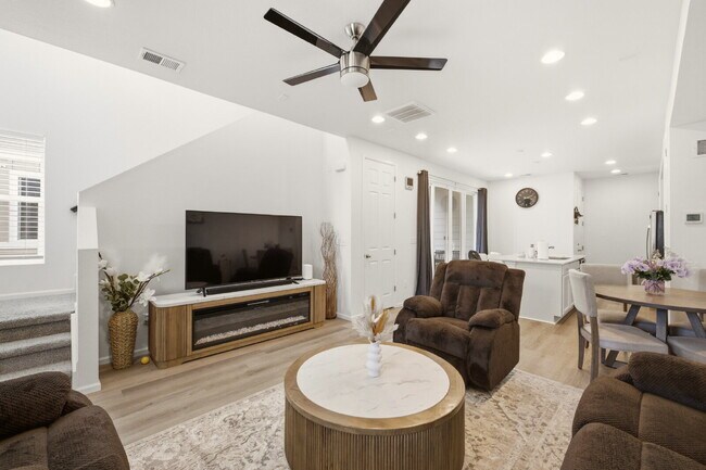 Foto del edificio - Stunning Like-New Copperleaf Home | 3 Bedrooms, 2.5 Baths, Two-Car Garage