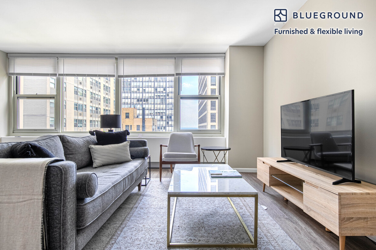 Foto principal - 860 N Dewitt Pl