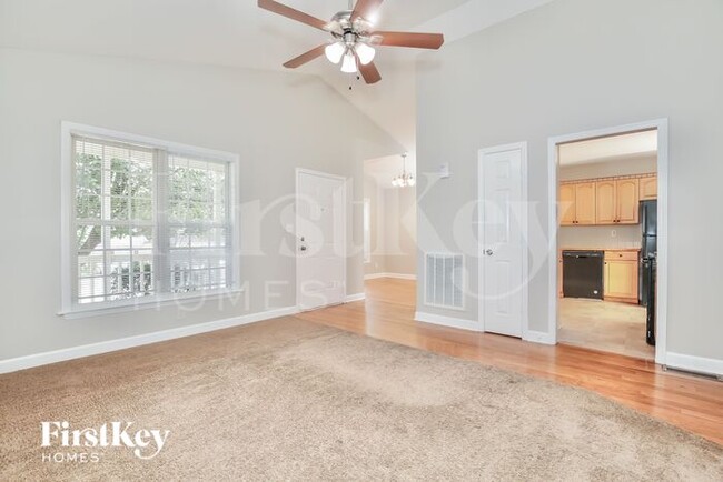 Foto del edificio - 3715 Sherbourne Ln