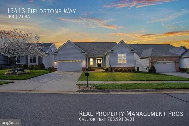 Building Photo - Qualify for a zero deposit?/Gated active a...