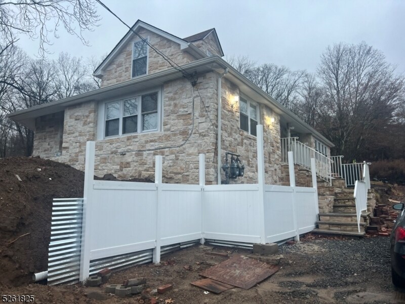 Primary Photo - 94 Garside Ave