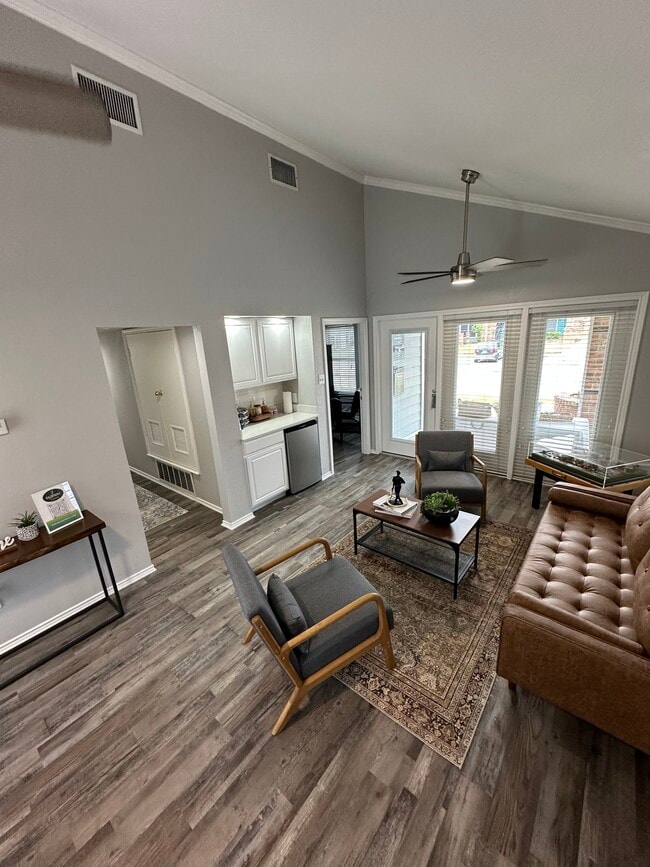 Building Photo - Fairway Greens Apartments