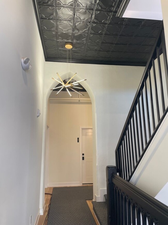 Photo - 620 S 8th St Apartment