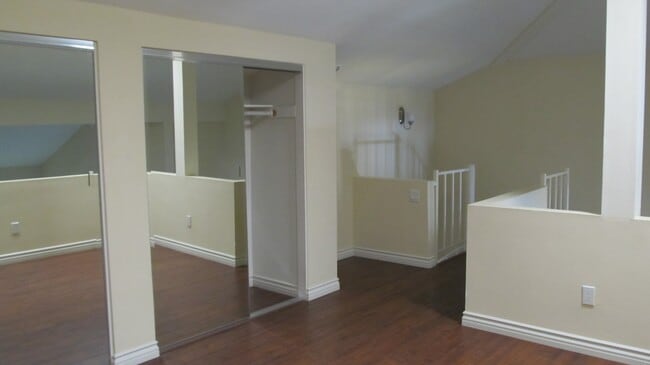 Building Photo - 259 Donax Ave