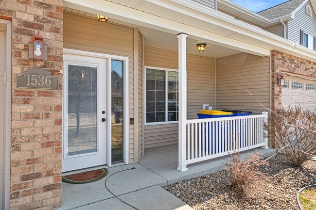 Building Photo - 1556 Burr Dr