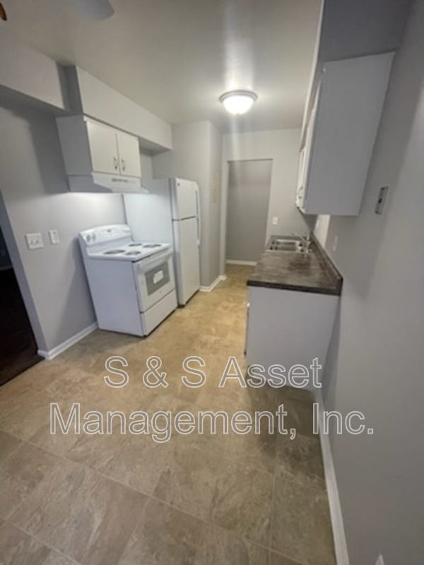 2455 N Aurelius Rd Unit B08, Holt, MI 48842 Condo for Rent in Holt