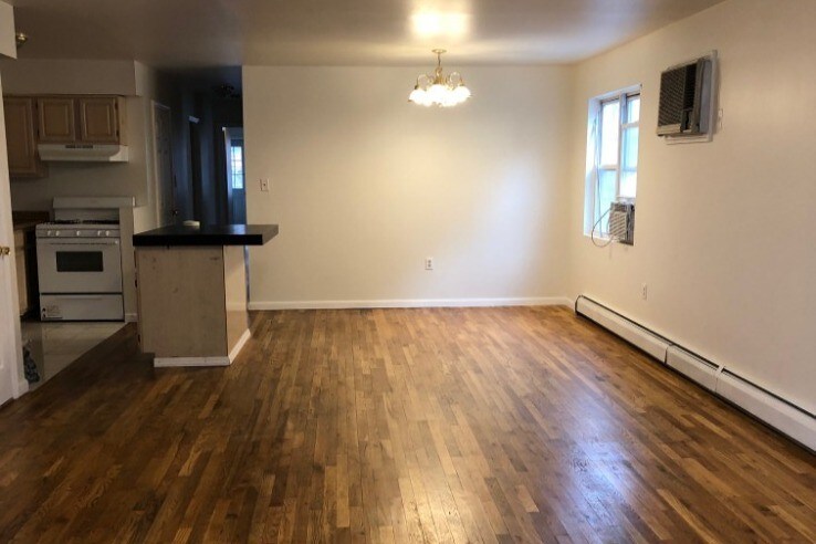 Foto principal - 132 Morris St