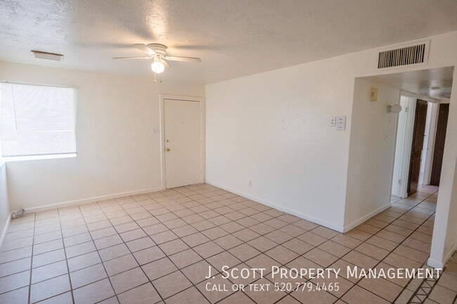 Foto del edificio - 6134 W Cavalier Dr