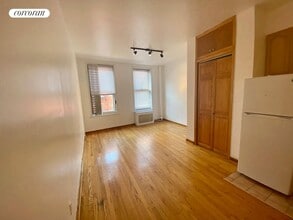 Building Photo - 172 Mulberry St