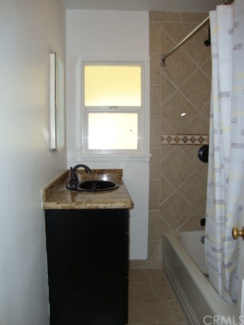 Building Photo - 439 Linwood Ave