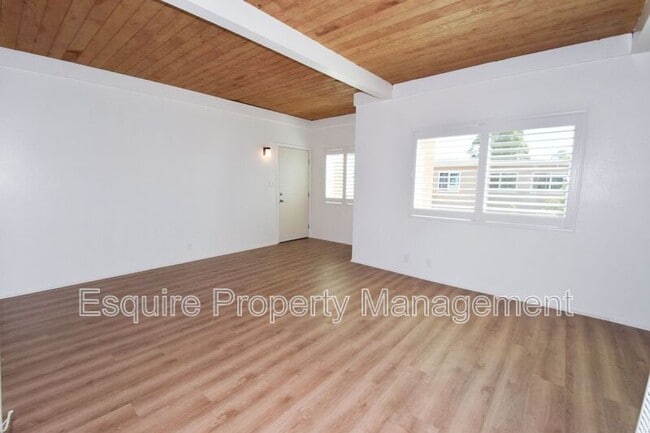 Building Photo - 420 W Linden Dr