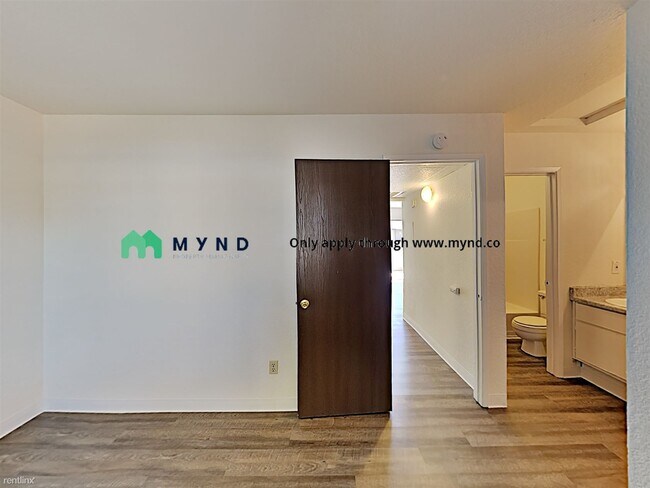 Foto del edificio - 7456 Sandalwood Dr