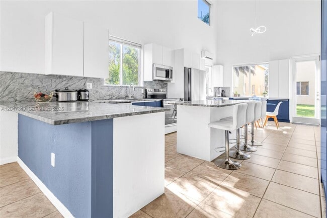 Foto del edificio - 945 NW 206th St