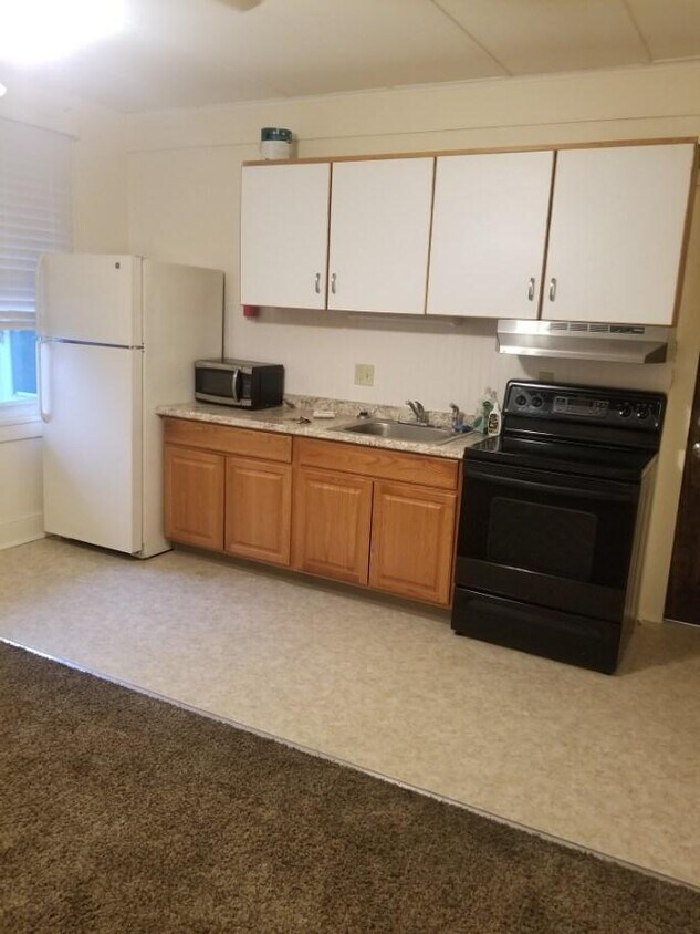 560 Walnut St Unit 2, Columbia, PA 17512 Apartments in Columbia, PA