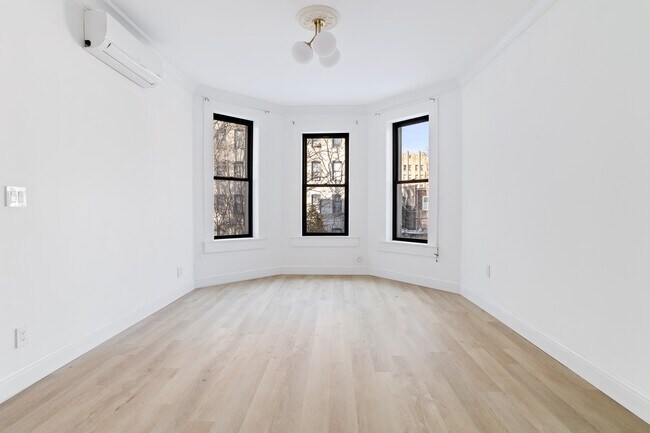 Building Photo - 157 Martense St