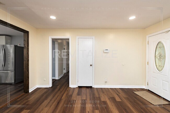 Foto del edificio - Newly Renovated 3 Bed 2 Bath Home in Mobile