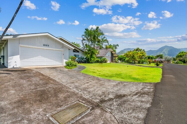 Building Photo - Beautifully Furnished 3 Bedroom 2 Bath Pri...
