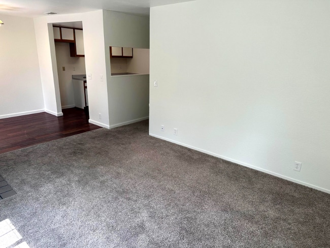 Foto del edificio - 1043 Southwood Dr