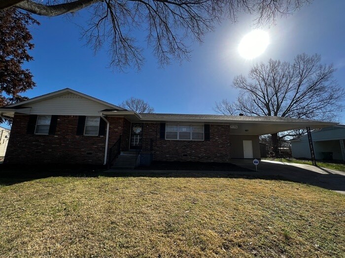 Primary Photo - 7176 Renda St Millington, TN 38053