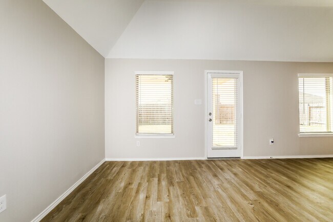 Foto del edificio - 334 Jewett Meadow Dr