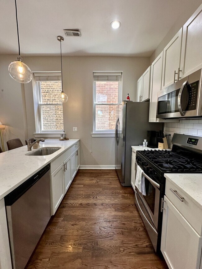 Foto del edificio - 736 N Throop St