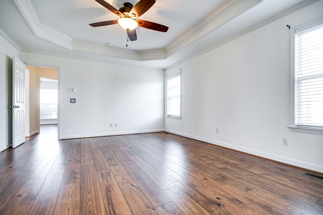 Building Photo - 1105 McDonough Cir