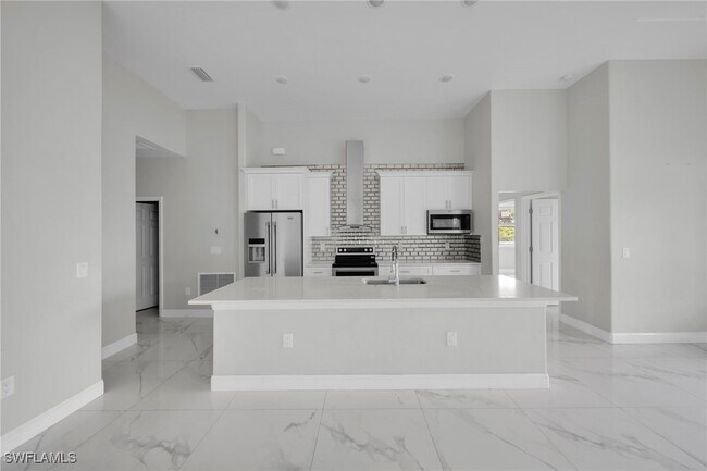 Building Photo - 5402 7th St W