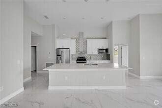 Building Photo - 5402 7th St W