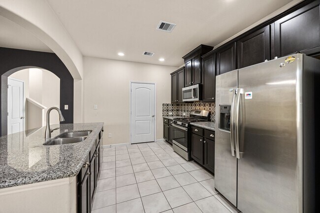 Foto del edificio - 7223 Pavilion Dr