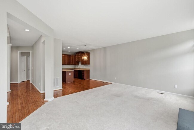Foto del edificio - 6008 Preswell Ct