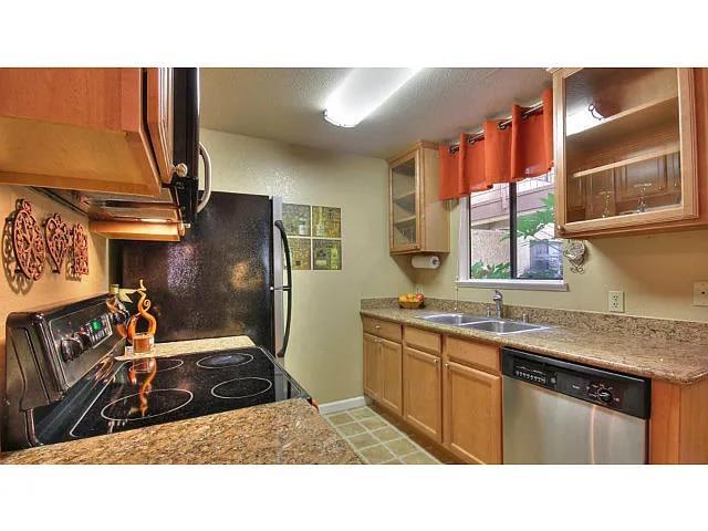 Foto del edificio - 2250 Monroe St