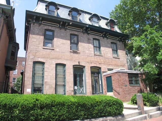 Primary Photo - 3827 Walnut St