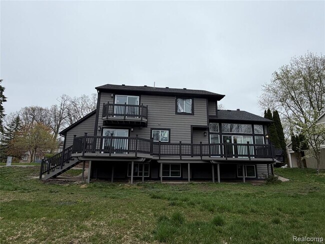 Foto del edificio - 5140 Woodrun Ct
