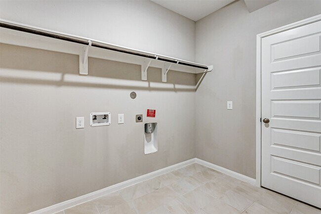 Foto del edificio - 2165 Woodland Pine Dr