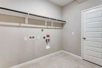 Building Photo - 2165 Woodland Pine Dr
