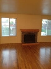 Building Photo - 2801 N Ainsworth St