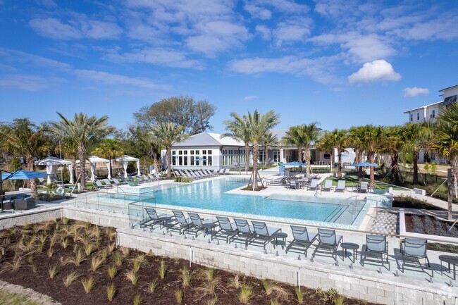 Outdoor Pool - Bainbridge Avenues Walk