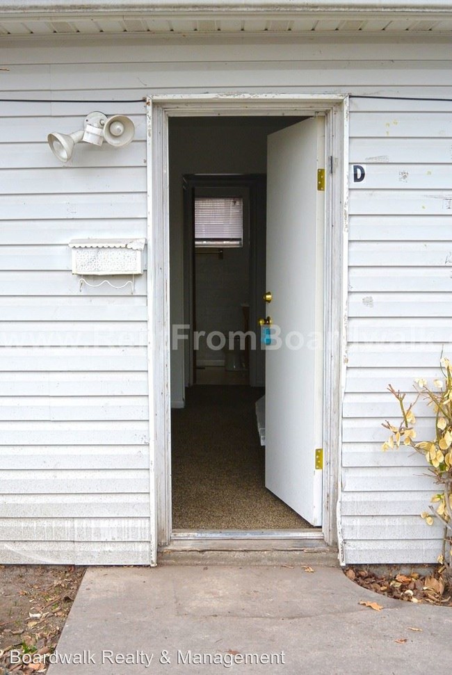 Building Photo - 1768 S 400 E