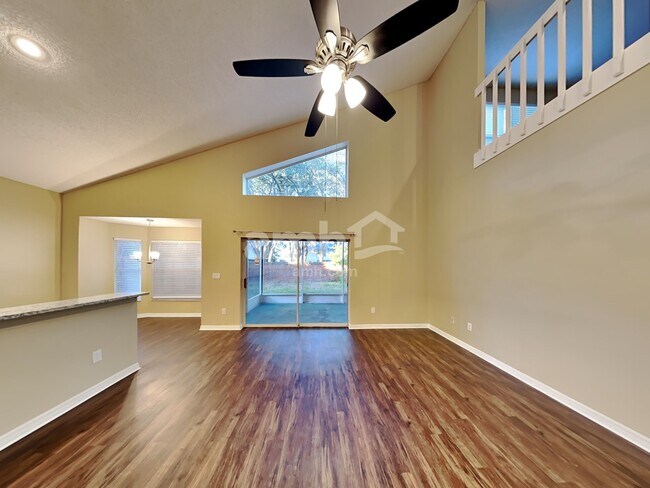 Foto del edificio - 119 Lancer Oak Dr